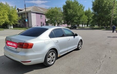 Volkswagen Jetta VI, 2011 год, 630 000 рублей, 2 фотография