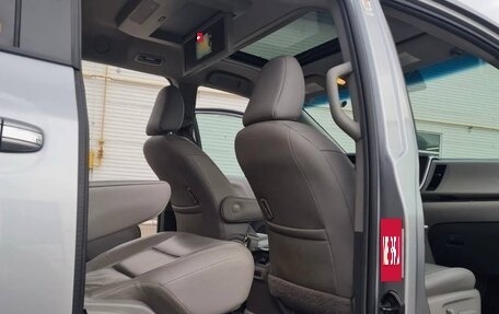 Toyota Sienna III, 2017 год, 3 300 000 рублей, 18 фотография