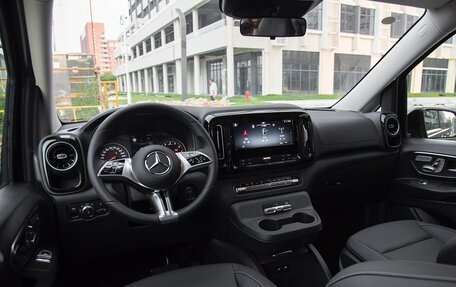 Mercedes-Benz Vito, 2025 год, 5 900 000 рублей, 13 фотография