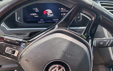 Volkswagen Tiguan II, 2018 год, 2 500 000 рублей, 2 фотография