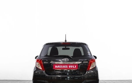 Toyota Vitz, 2011 год, 859 000 рублей, 4 фотография