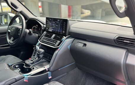 Toyota Land Cruiser, 2022 год, 9 290 000 рублей, 28 фотография