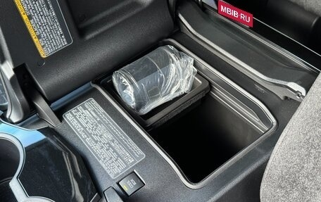 Toyota Land Cruiser, 2022 год, 9 290 000 рублей, 27 фотография