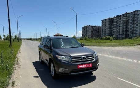Toyota Highlander III, 2012 год, 1 820 000 рублей, 1 фотография