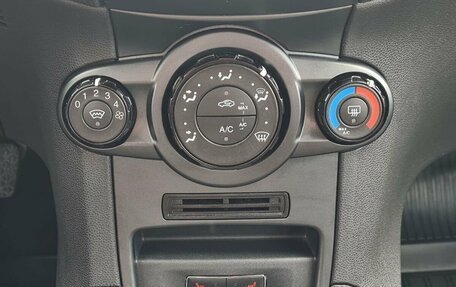 Ford Fiesta, 2016 год, 880 000 рублей, 18 фотография