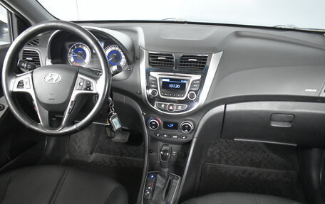Hyundai Solaris II рестайлинг, 2015 год, 875 000 рублей, 7 фотография