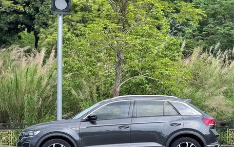 Volkswagen T-Roc I, 2022 год, 1 377 123 рублей, 7 фотография