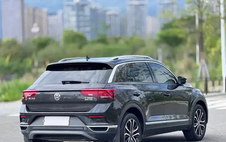 Volkswagen T-Roc I, 2022 год, 1 377 123 рублей, 6 фотография