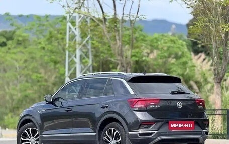 Volkswagen T-Roc I, 2022 год, 1 377 123 рублей, 4 фотография