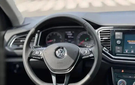 Volkswagen T-Roc I, 2022 год, 1 377 123 рублей, 14 фотография
