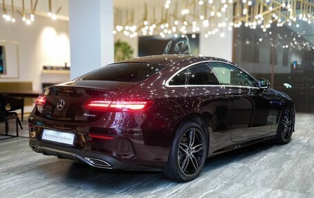 Mercedes-Benz E-Класс, 2019 год, 3 990 000 рублей, 2 фотография