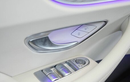 Mercedes-Benz E-Класс, 2019 год, 3 990 000 рублей, 28 фотография