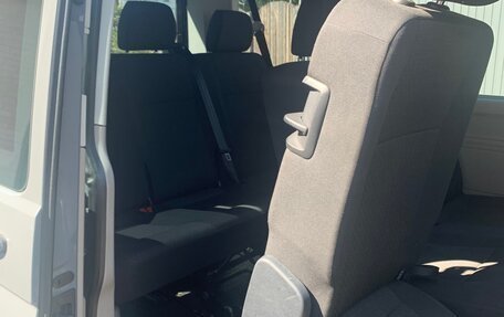 Volkswagen Caravelle T6 рестайлинг, 2018 год, 2 650 000 рублей, 11 фотография