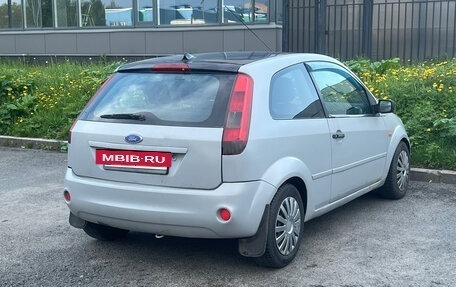 Ford Fiesta, 2003 год, 199 000 рублей, 2 фотография