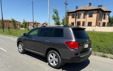 Toyota Highlander III, 2012 год, 1 820 000 рублей, 5 фотография