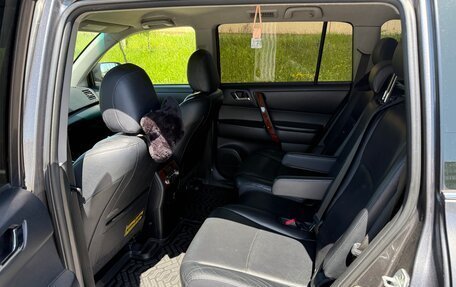 Toyota Highlander III, 2012 год, 1 820 000 рублей, 10 фотография