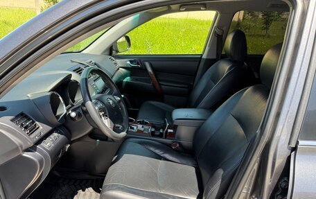 Toyota Highlander III, 2012 год, 1 820 000 рублей, 11 фотография