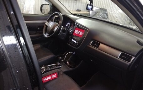 Mitsubishi Outlander III рестайлинг 3, 2014 год, 1 580 000 рублей, 1 фотография
