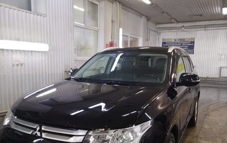Mitsubishi Outlander III рестайлинг 3, 2014 год, 1 580 000 рублей, 3 фотография