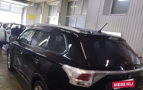 Mitsubishi Outlander III рестайлинг 3, 2014 год, 1 580 000 рублей, 7 фотография