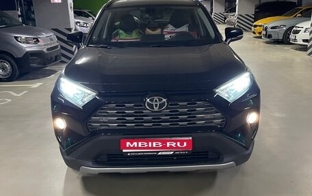 Toyota RAV4, 2020 год, 3 250 000 рублей, 4 фотография