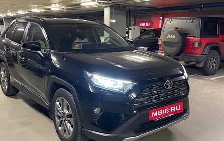 Toyota RAV4, 2020 год, 3 250 000 рублей, 9 фотография