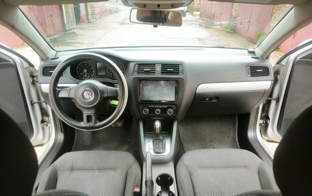 Volkswagen Jetta VI, 2011 год, 450 000 рублей, 17 фотография