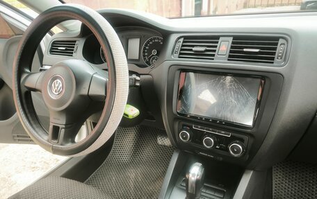 Volkswagen Jetta VI, 2011 год, 450 000 рублей, 20 фотография