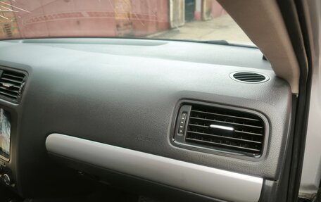 Volkswagen Jetta VI, 2011 год, 450 000 рублей, 19 фотография