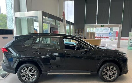 Toyota RAV4, 2024 год, 2 228 700 рублей, 2 фотография