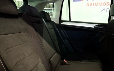 Volkswagen Tiguan II, 2017 год, 2 422 000 рублей, 20 фотография