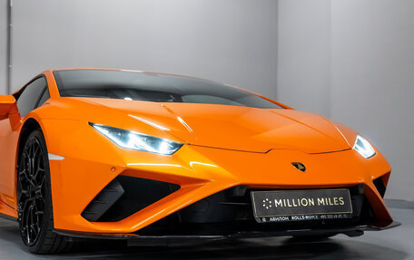 Lamborghini Huracán, 2020 год, 26 000 000 рублей, 5 фотография