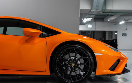 Lamborghini Huracán, 2020 год, 26 000 000 рублей, 9 фотография