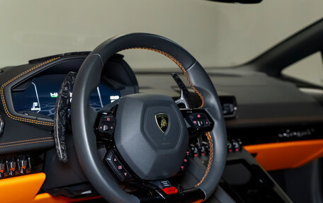 Lamborghini Huracán, 2020 год, 26 000 000 рублей, 22 фотография
