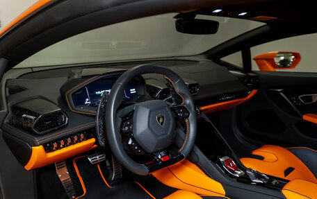 Lamborghini Huracán, 2020 год, 26 000 000 рублей, 21 фотография