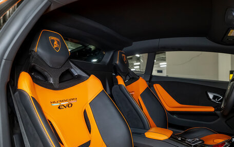 Lamborghini Huracán, 2020 год, 26 000 000 рублей, 25 фотография