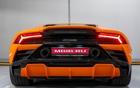 Lamborghini Huracán, 2020 год, 26 000 000 рублей, 12 фотография