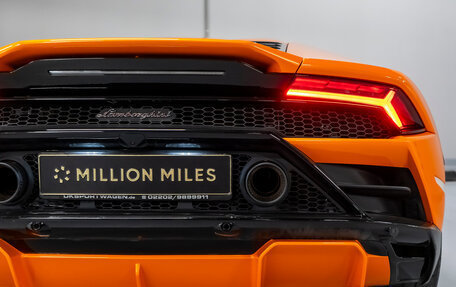 Lamborghini Huracán, 2020 год, 26 000 000 рублей, 13 фотография