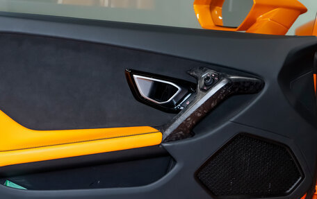 Lamborghini Huracán, 2020 год, 26 000 000 рублей, 18 фотография