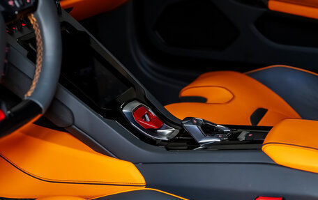Lamborghini Huracán, 2020 год, 26 000 000 рублей, 23 фотография