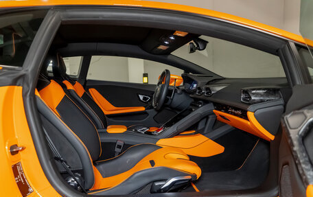Lamborghini Huracán, 2020 год, 26 000 000 рублей, 29 фотография