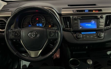 Toyota RAV4, 2015 год, 1 900 000 рублей, 6 фотография