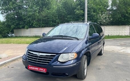 Chrysler Town & Country IV, 2006 год, 795 000 рублей, 1 фотография