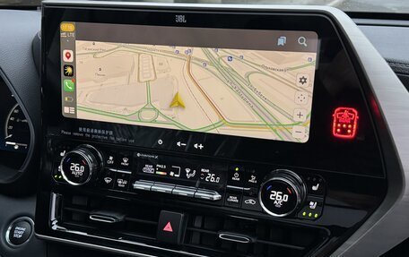 Toyota Highlander, 2025 год, 5 390 000 рублей, 24 фотография