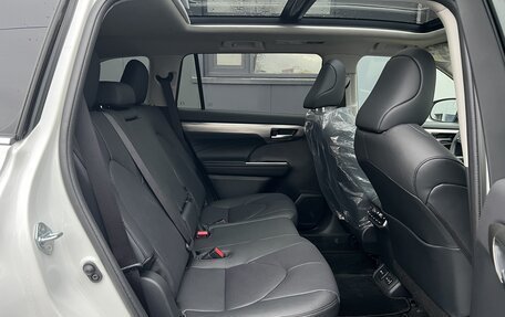 Toyota Highlander, 2025 год, 5 390 000 рублей, 32 фотография