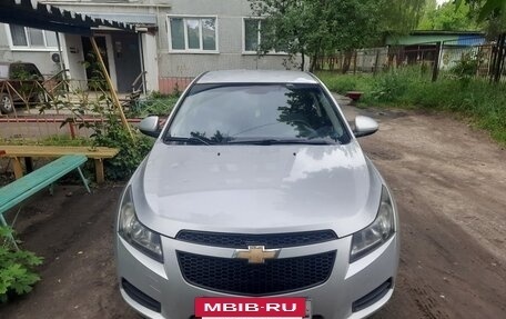 Chevrolet Cruze II, 2011 год, 670 000 рублей, 2 фотография