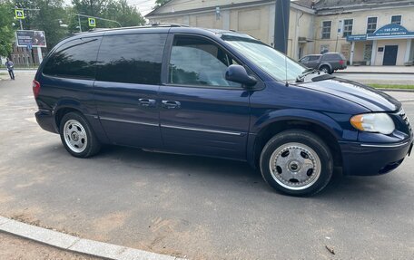Chrysler Town & Country IV, 2006 год, 795 000 рублей, 3 фотография