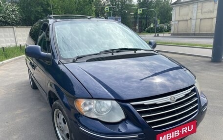 Chrysler Town & Country IV, 2006 год, 795 000 рублей, 2 фотография