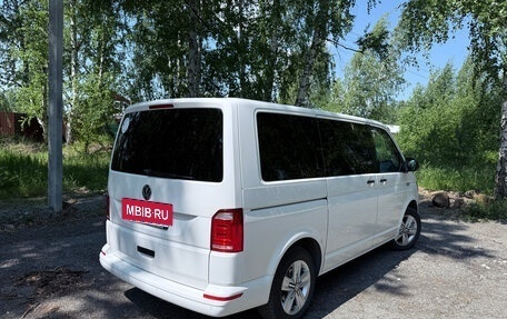 Volkswagen Multivan T6 рестайлинг, 2017 год, 3 900 000 рублей, 5 фотография