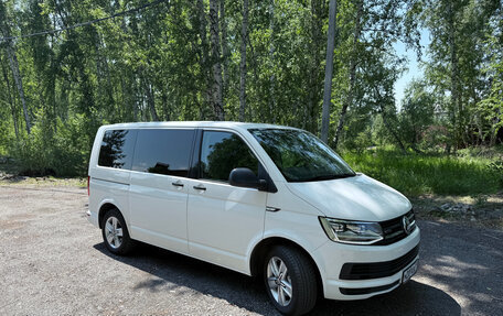 Volkswagen Multivan T6 рестайлинг, 2017 год, 3 900 000 рублей, 7 фотография